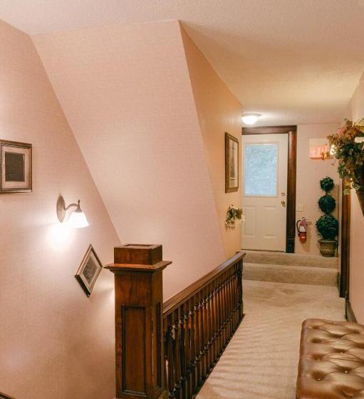 غرفة إقتصادية, The Wolf Manor