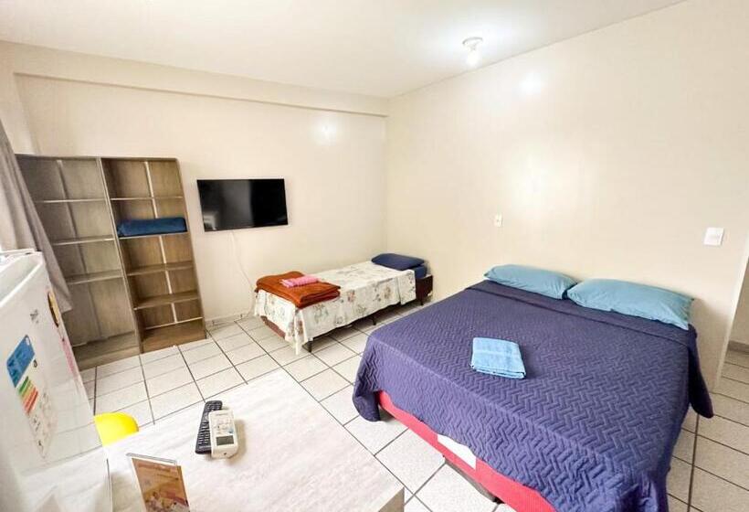 غرفة عائلية, City