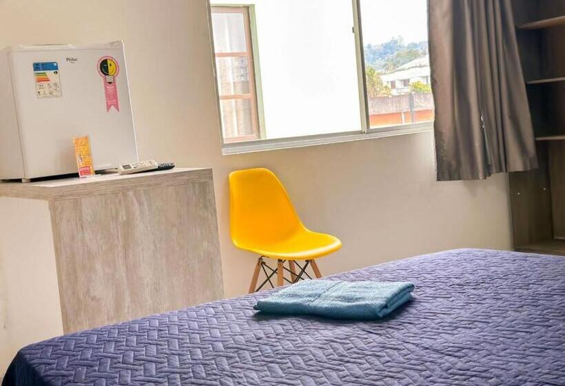 غرفة عائلية, City