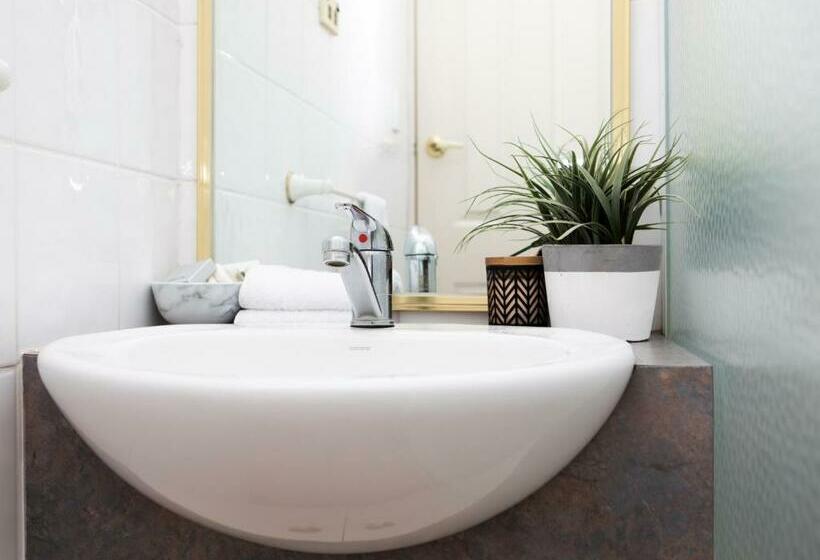 חדר סטנדרט, Astor Inn