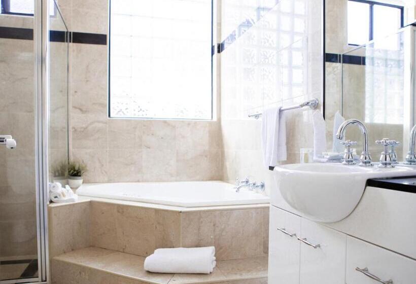 דירת אקזקיוטיב 2 חדרים, Astor Inn