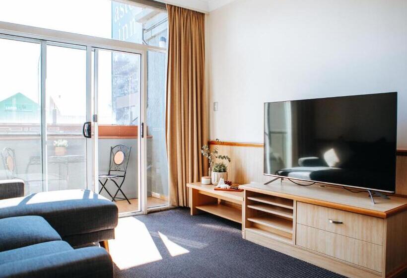 דירת אקזקיוטיב 2 חדרים, Astor Inn