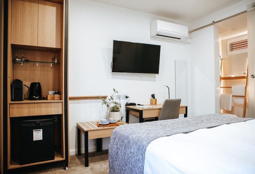 이그제큐티브 룸, Astor Inn