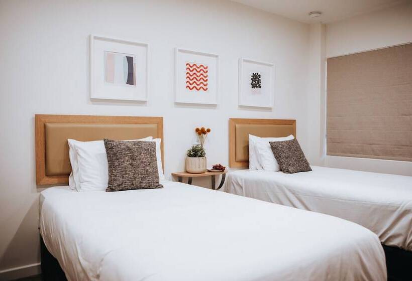 דירת אקזקיוטיב 2 חדרים, Astor Inn