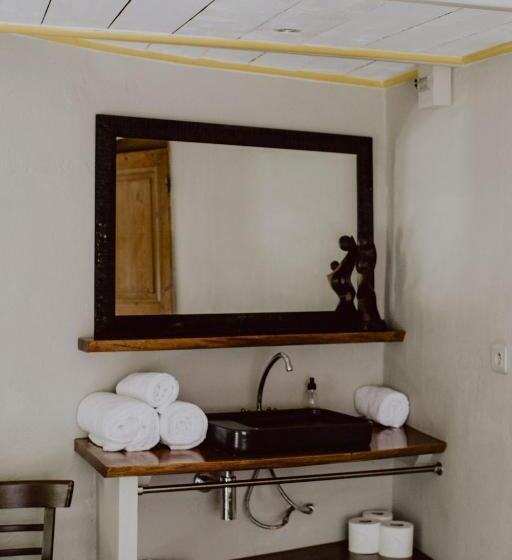 اتاق استاندارد با چشمانداز دریا, La Calanque De Figuerolles