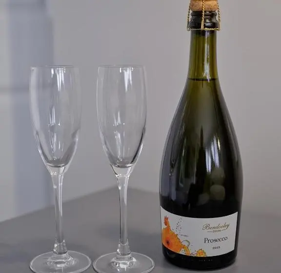デラックスルーム, Bendooley Estate