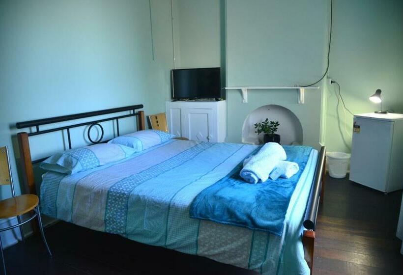 اتاق استاندارد با سرویس بهداشتی مشترک, Geraldton Backpackers