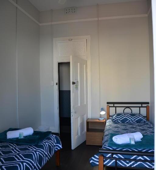 اتاق استاندارد با سرویس بهداشتی مشترک, Geraldton Backpackers
