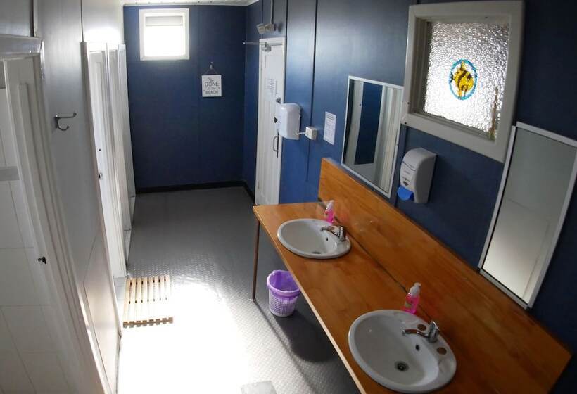 اتاق استاندارد یک تخته با سرویس بهداشتی مشترک, Geraldton Backpackers