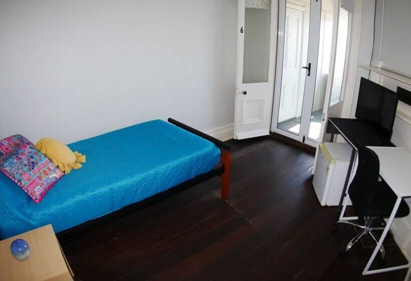اتاق استاندارد یک تخته با سرویس بهداشتی مشترک, Geraldton Backpackers
