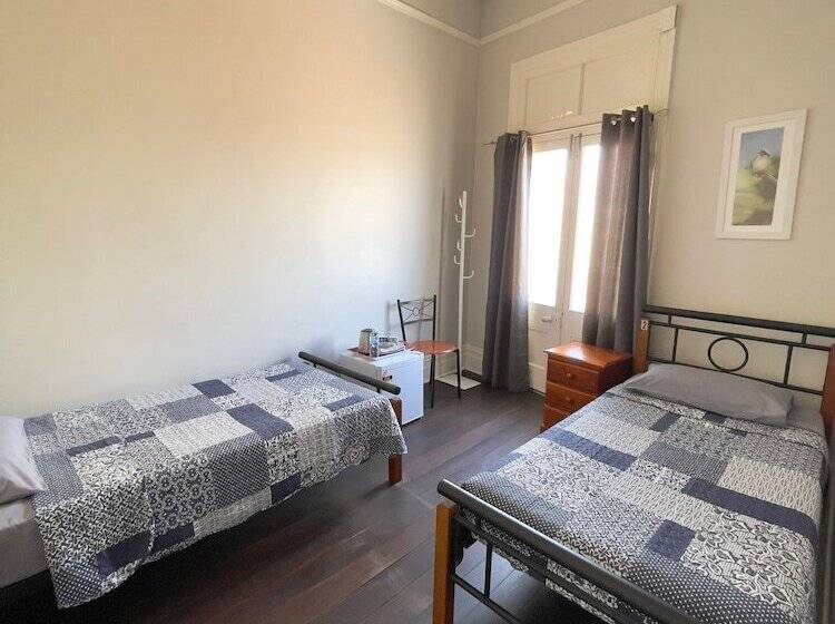 اتاق استاندارد با سرویس بهداشتی مشترک, Geraldton Backpackers