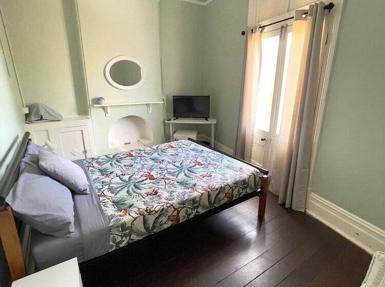 اتاق استاندارد با سرویس بهداشتی مشترک, Geraldton Backpackers