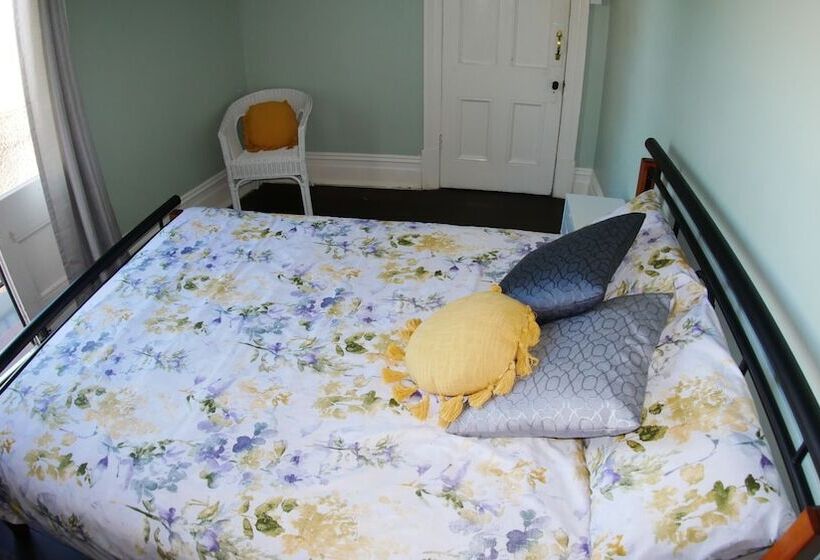 اتاق استاندارد با سرویس بهداشتی مشترک, Geraldton Backpackers