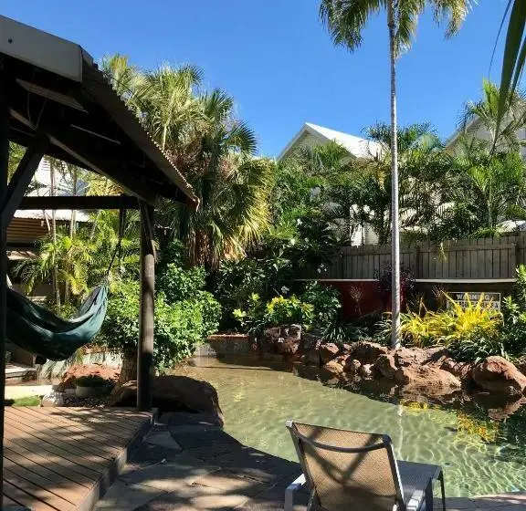 エコノミートリプルルーム, Kimberley Travellers Lodge  Broome Yha