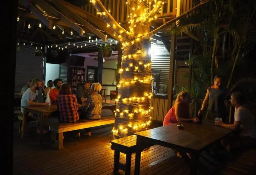 浴室共有スタンダード４人用ルーム, Kimberley Travellers Lodge  Broome Yha