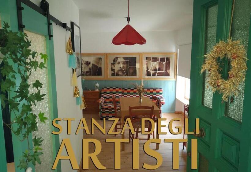 جناح عائلي, La Finestra Sul Cortile