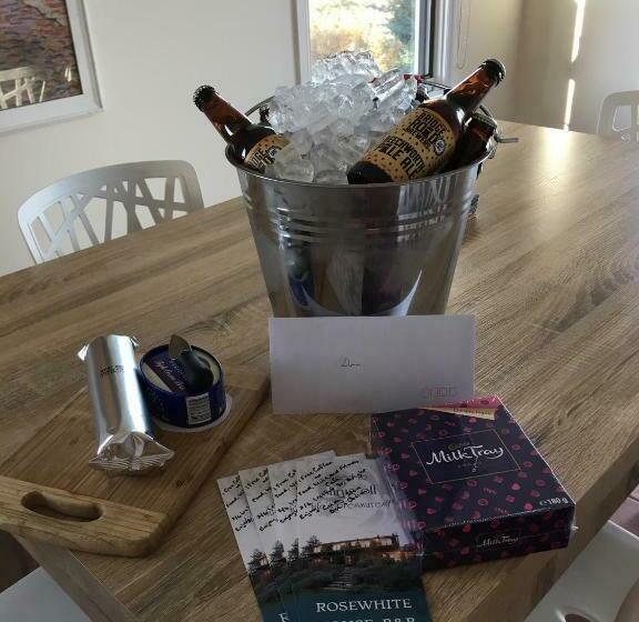 デラックスルーム, Rosewhite House