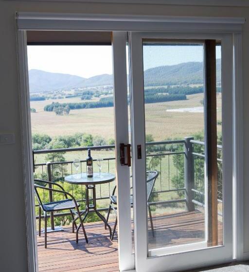 デラックスルーム, Rosewhite House