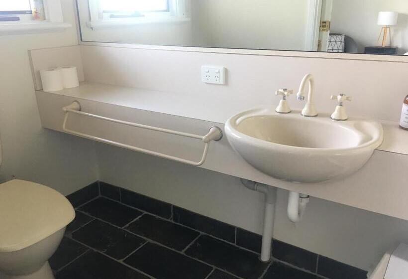 バルコニー付きスタンダードルーム, Rosewhite House