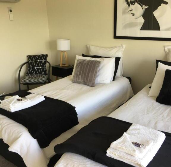 バルコニー付きスタンダードルーム, Rosewhite House