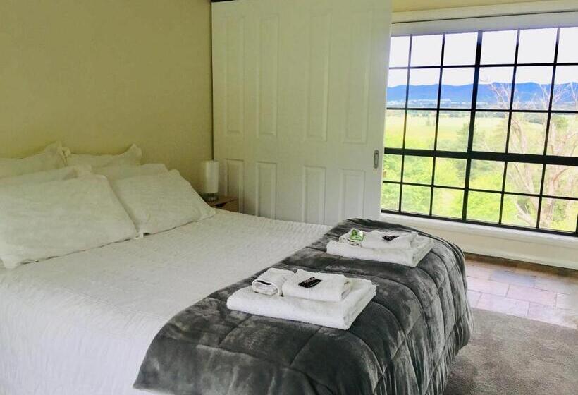 ガーデンビュースタンダードルーム, Rosewhite House