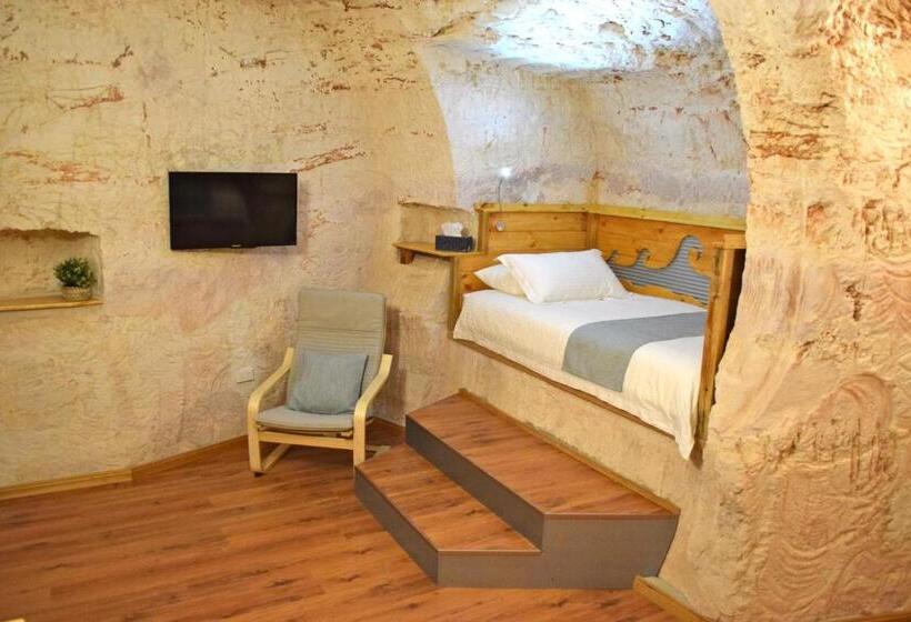 Апартаменты 2 Спальни, Dug Out B&b