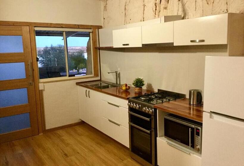 آپارتمان 1 خوابه, Dug Out B&b