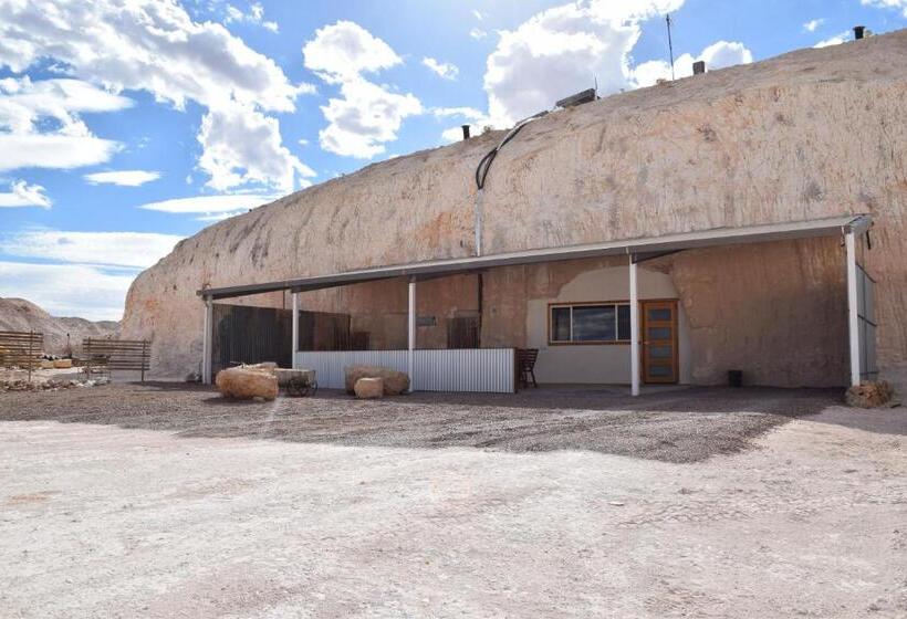 آپارتمان لوکس 1 خوابه, Dug Out B&b