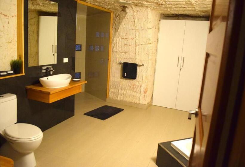 آپارتمان لوکس 1 خوابه, Dug Out B&b