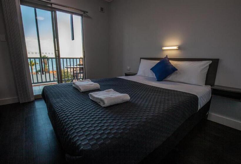 家庭间, Beadon Bay