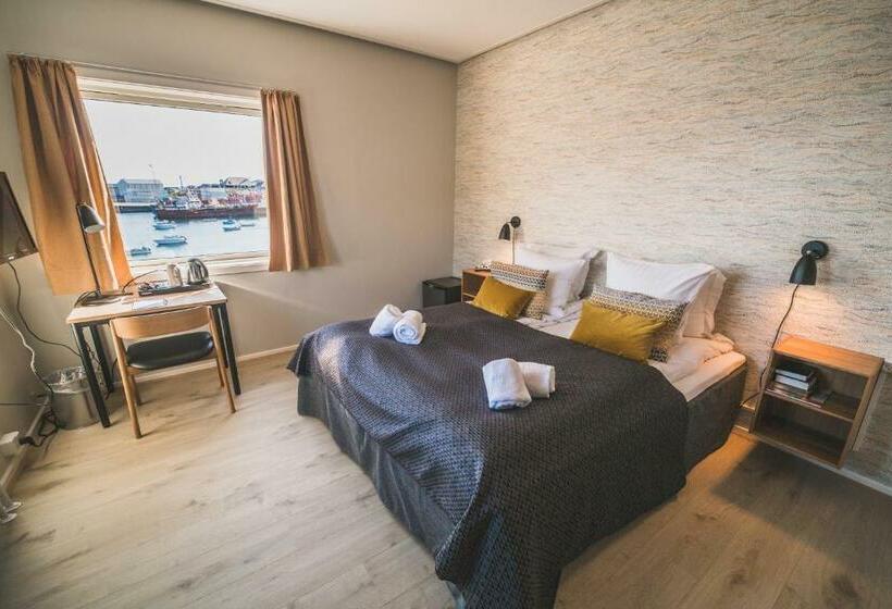 Deluxe room with river view, Søma Aasiaat