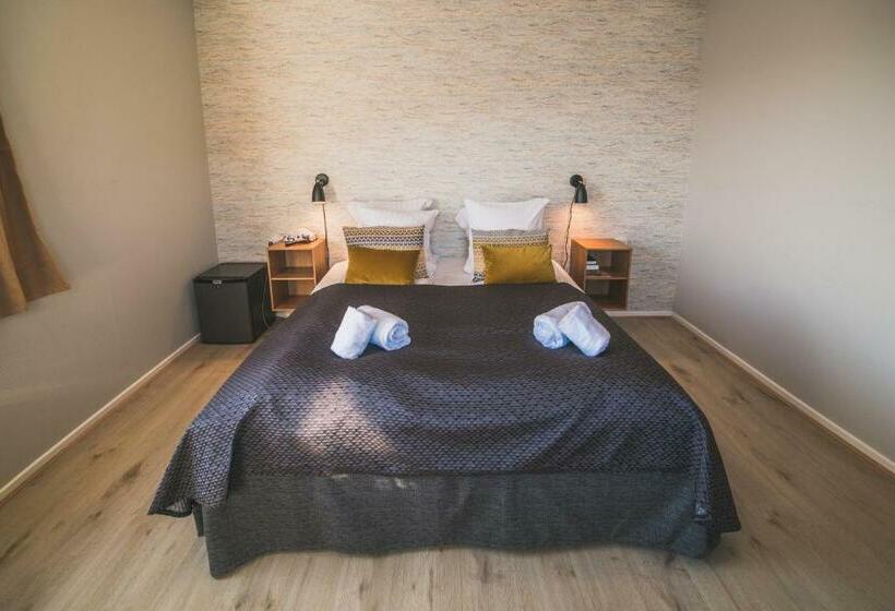 Deluxe room with river view, Søma Aasiaat