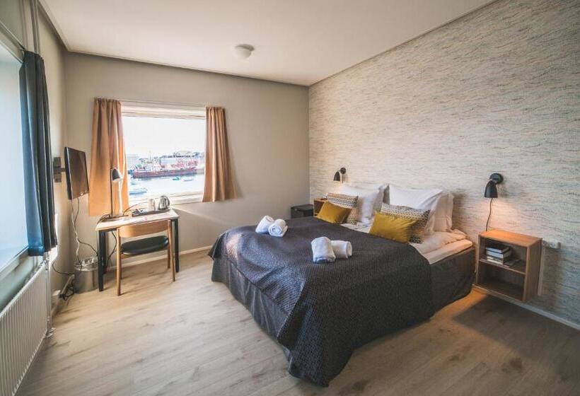 Deluxe room with river view, Søma Aasiaat