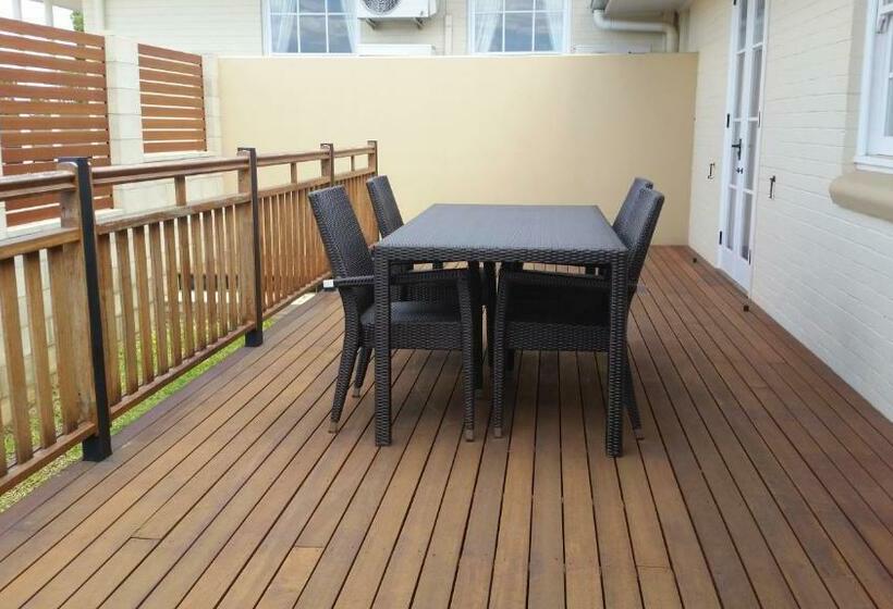 דירת 2 חדרי שינה עם נוף לגינה, Kernow Minimum Age 18