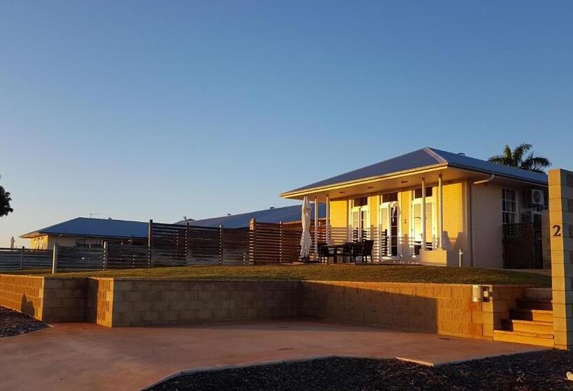 דירת חדר סופריור, Kernow Minimum Age 18