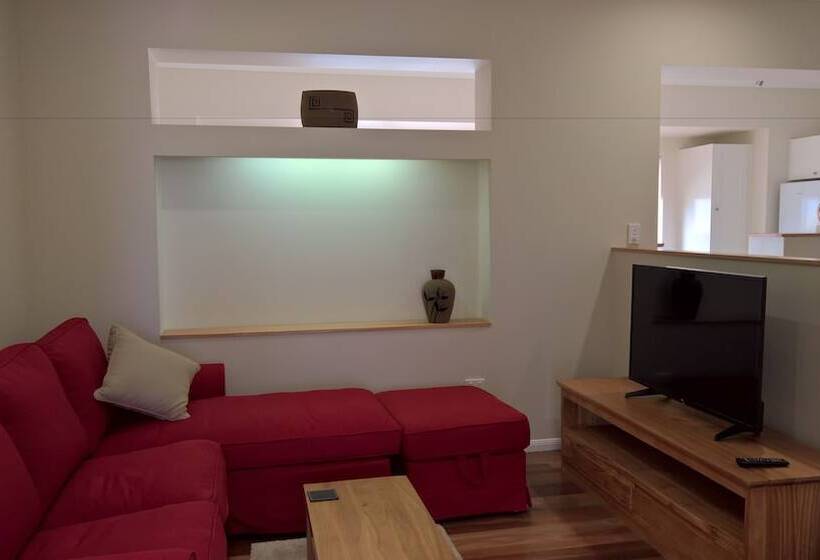 דירת חדר דלוקס, Kernow Minimum Age 18