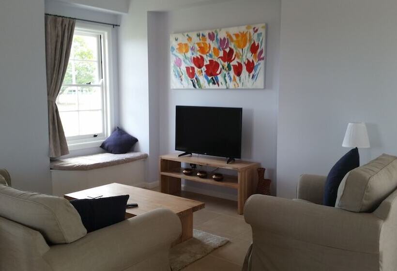 דירת חדר, Kernow Minimum Age 18