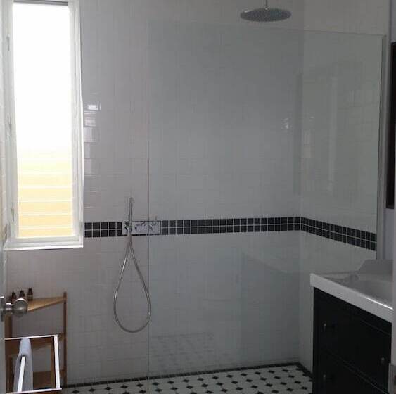 דירת חדר, Kernow Minimum Age 18