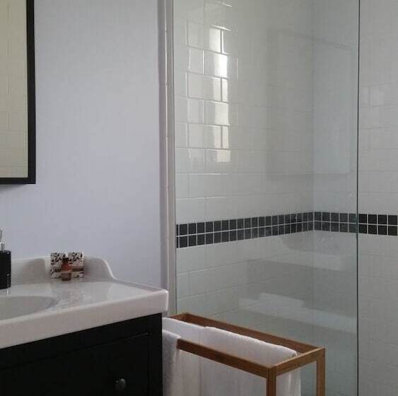 דירת שני חדרים, Kernow Minimum Age 18