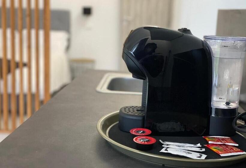 سوییت لوکس, Le Village Sarzana