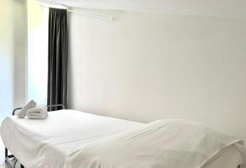 سوییت اجرایی, Le Village Sarzana