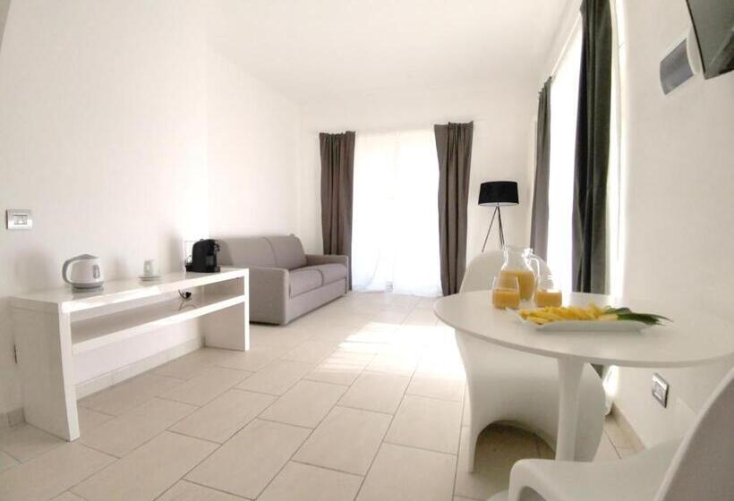 سوییت اجرایی, Le Village Sarzana