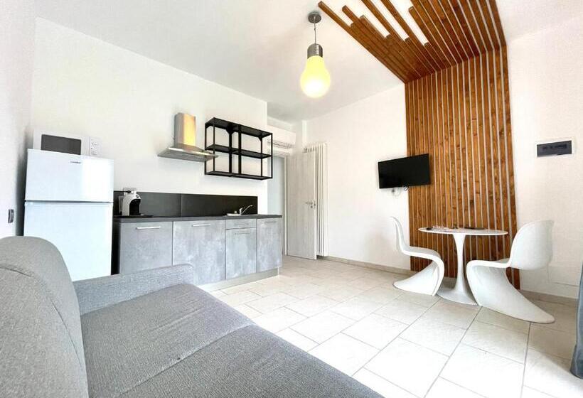 آپارتمان سوپریور 1 خوابه, Le Village Sarzana