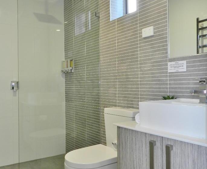 اتاق لوکس, Motel 24