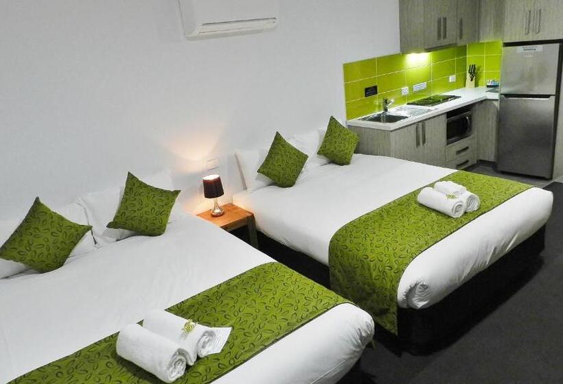 اتاق لوکس خانوادگی, Motel 24