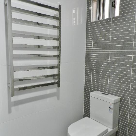 اتاق لوکس یک تخته, Motel 24