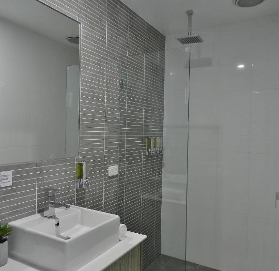 اتاق لوکس یک تخته, Motel 24