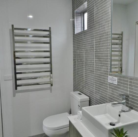 اتاق لوکس یک تخته, Motel 24