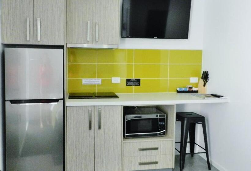 اتاق لوکس یک تخته, Motel 24