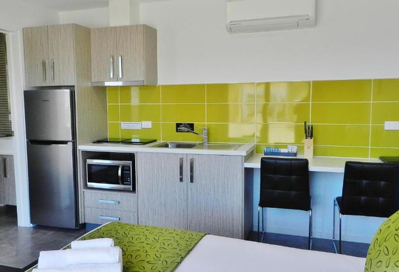 استودیو خانوادگی, Motel 24